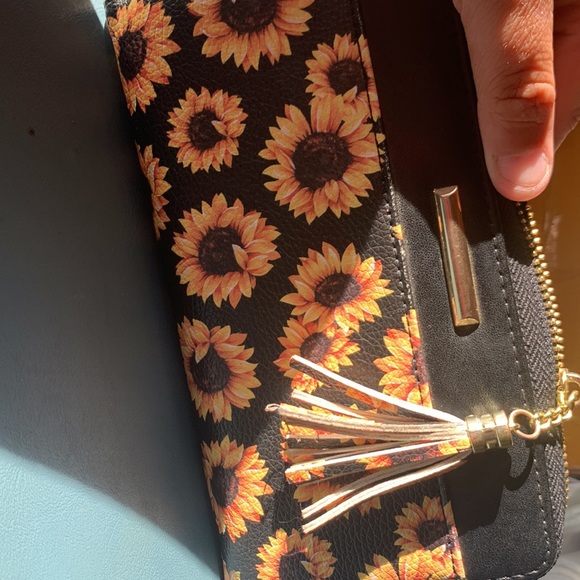 Wallet - Picture 3 of 3